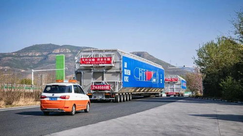 中國高速公路上,我居然看到一枚真火箭
