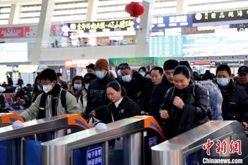 青海今年春節假期發送旅客同比增長超六成 加開列車疏解進疆旅客
