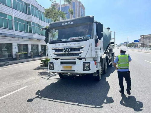 事發(fā)惠安 一名老人倒在道路中間,無法行動(dòng)......