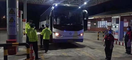 威海市交通運輸綜合執法支隊查處一輛未持有包車合同的省際客運包車